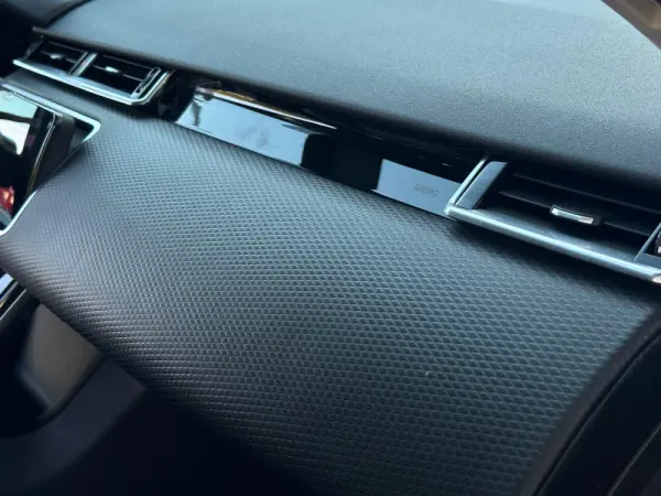 Land Rover Range Rover Velar 2.0 D SE 29