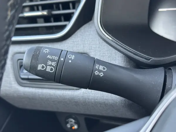Renault Clio 1.0 TCe Techno Bi-Fuel 27