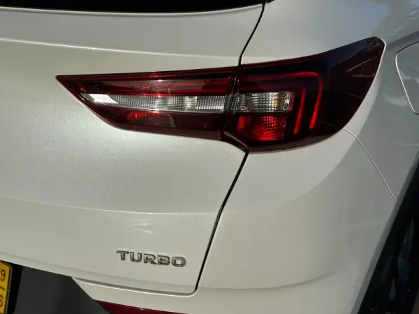 Opel Grandland X 1.2 T Innovation 12