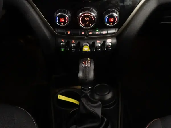 MINI Countryman Cooper SE ALL4 Auto 10