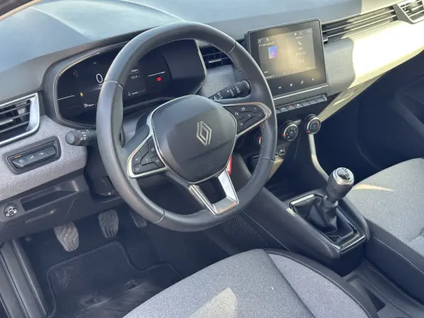 Renault Clio 1.0 TCe Techno Bi-Fuel 8