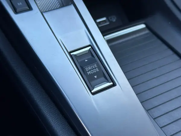 Peugeot 308 SW BlueHDi 130 EAT8 Allure 15