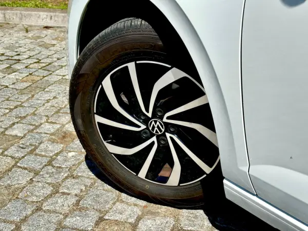 Volkswagen Polo 1.0 TSI Life 8