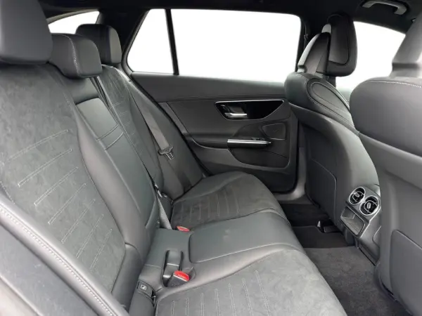 Mercedes-Benz C 300 e AMG Line 9