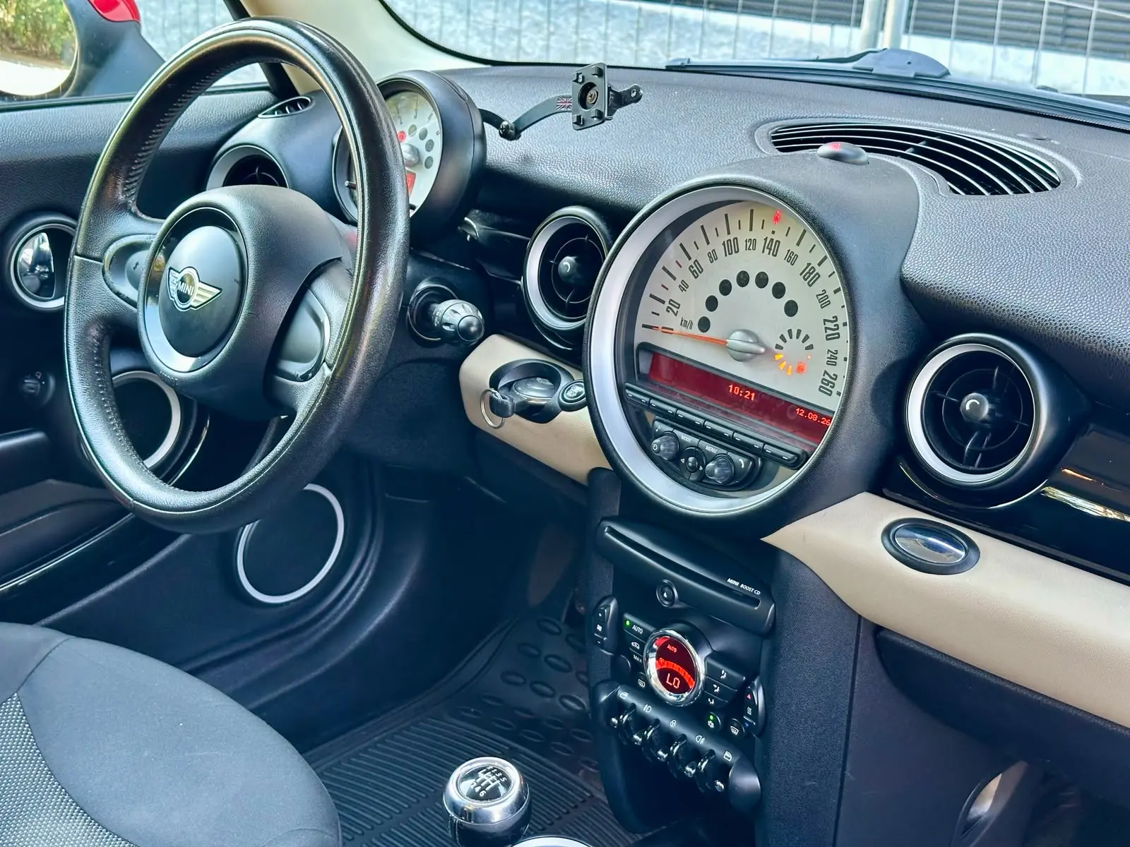 MINI 3 Portas One D 28