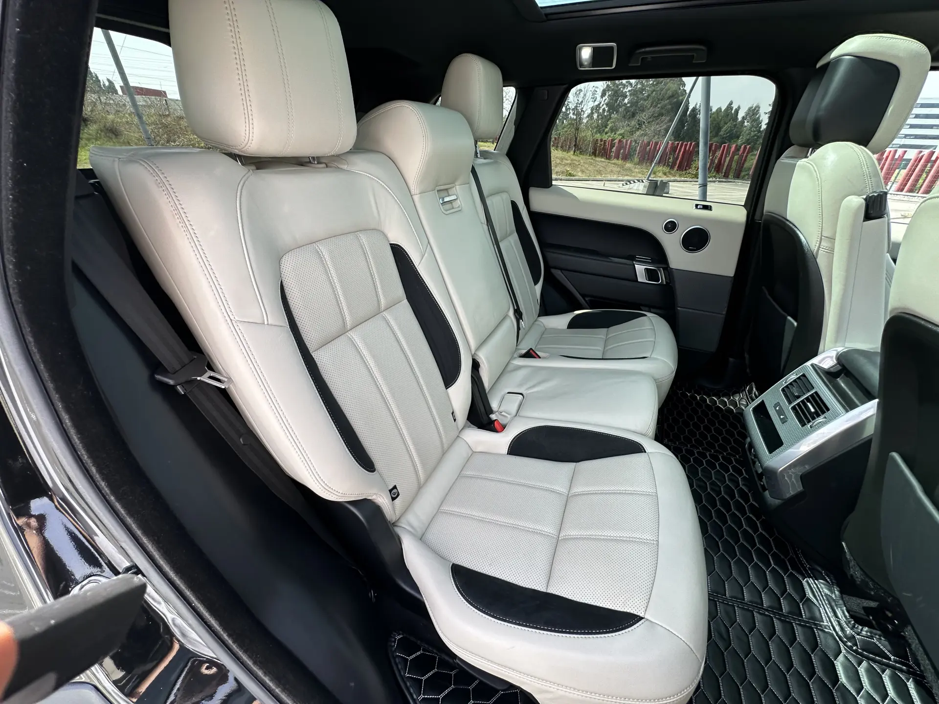 Land Rover Range Rover Sport P400e SE 19