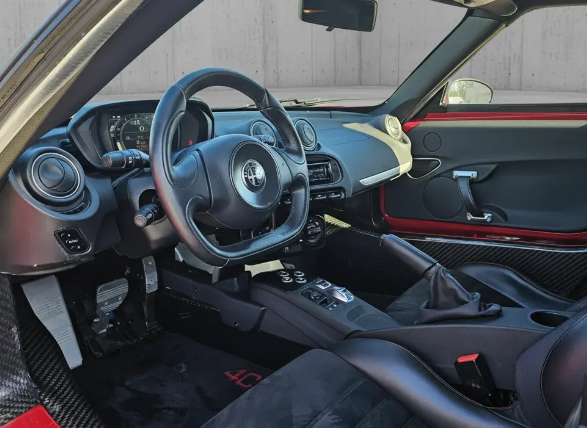 Alfa Romeo 4C 1750 TBi 5