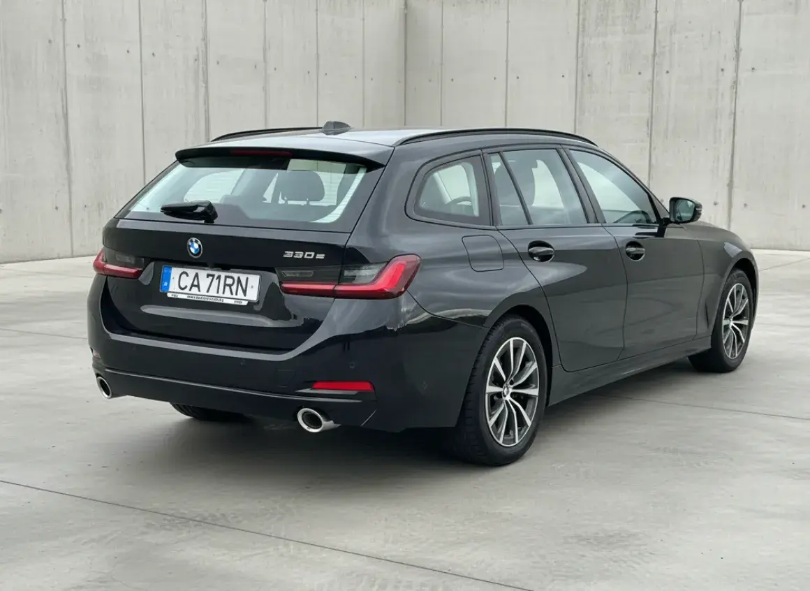 BMW 330 e Touring xDrive Aut. 4