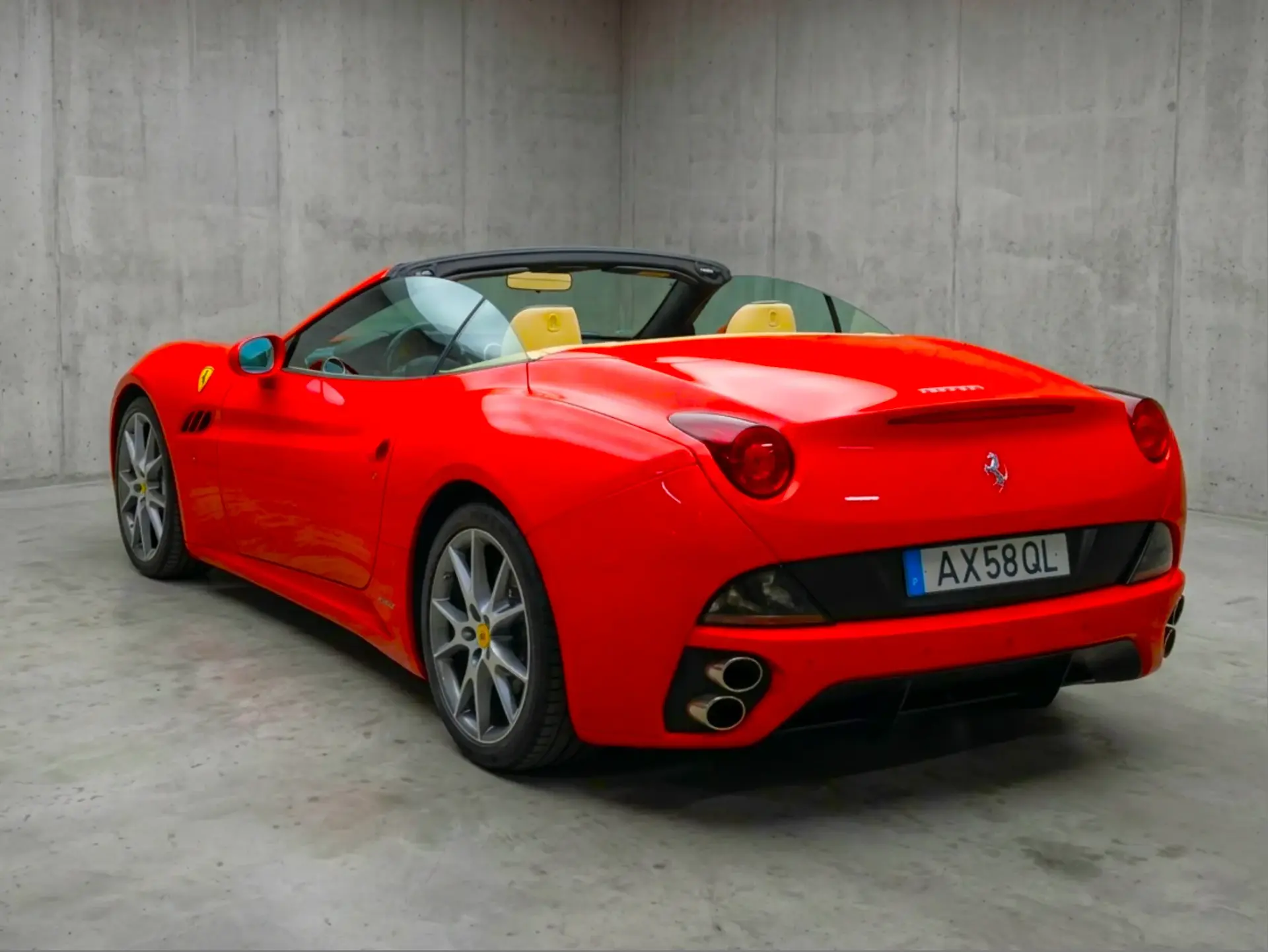 Ferrari California 4.3 V8 6