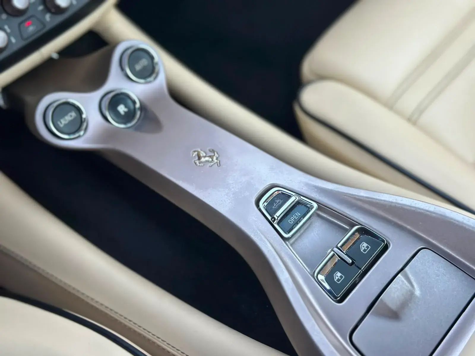 Ferrari California 4.3 V8 52