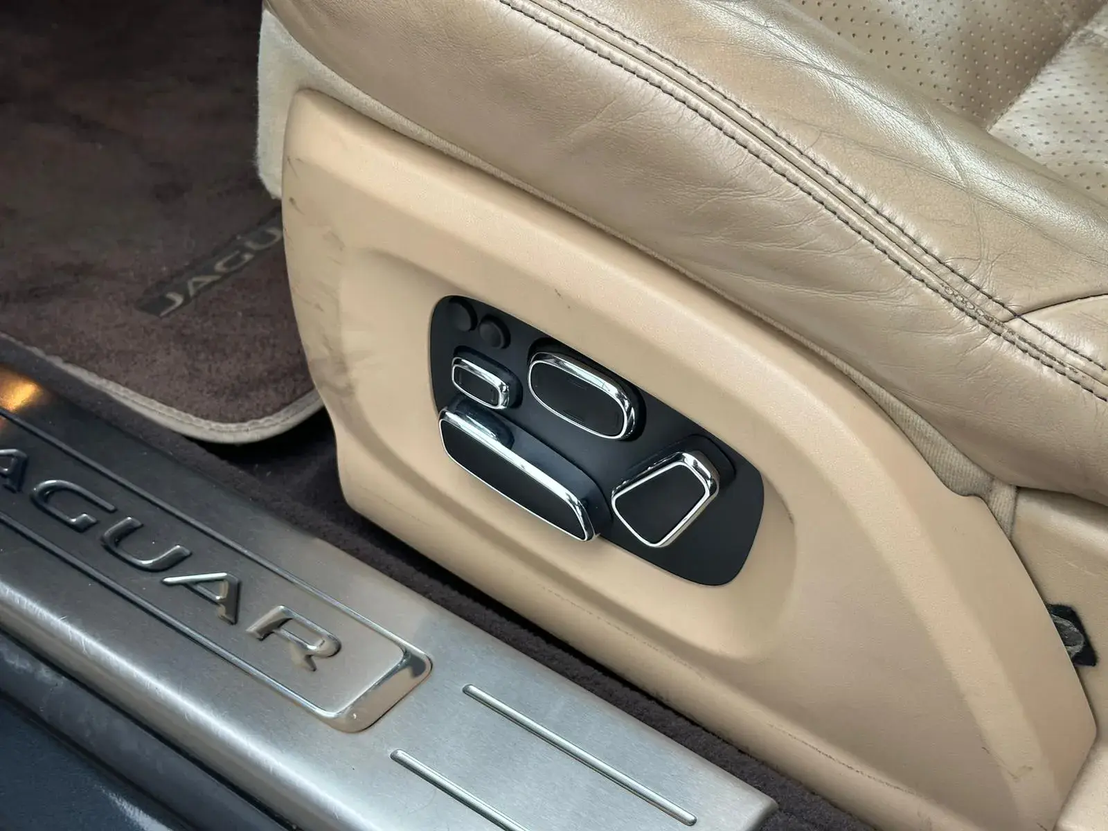Jaguar XJ 3.0 D V6 Premium Luxury 11