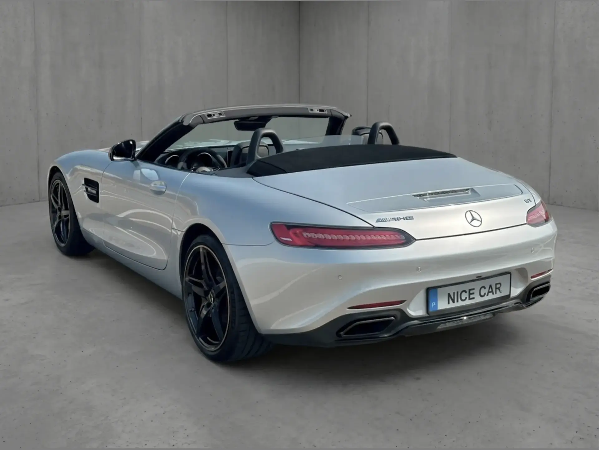 Mercedes-Benz AMG GT Roadster 4