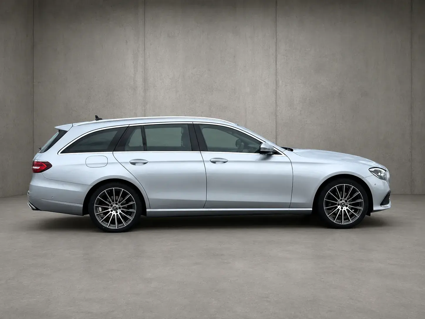 Mercedes-Benz E 220 d Avantgarde 4