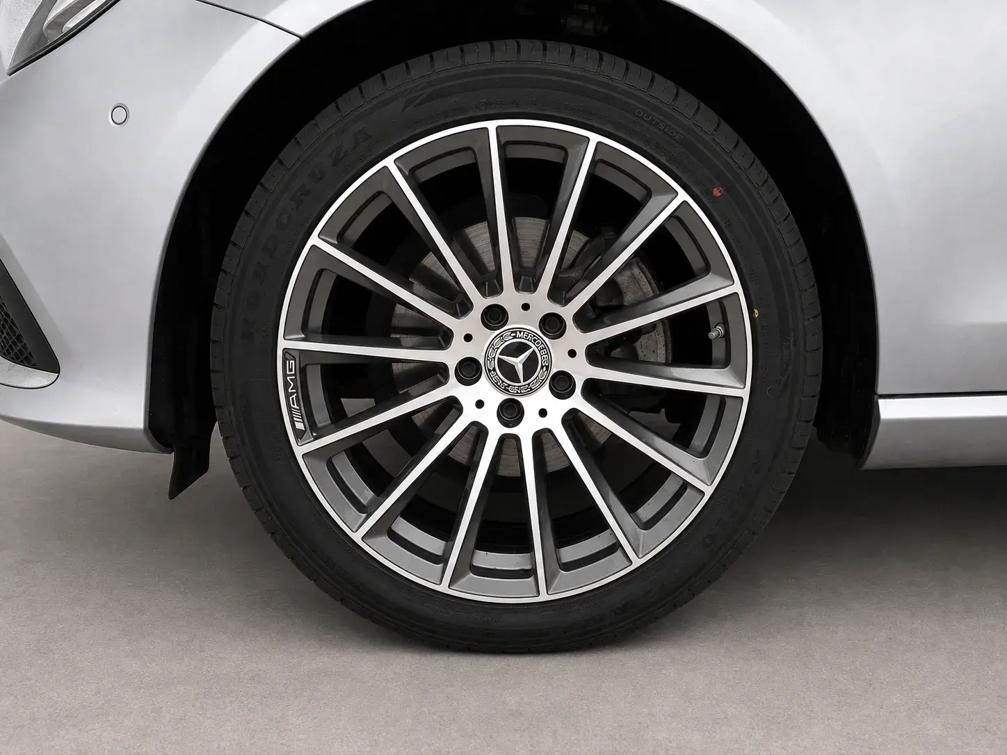 Mercedes-Benz E 220 d Avantgarde 9