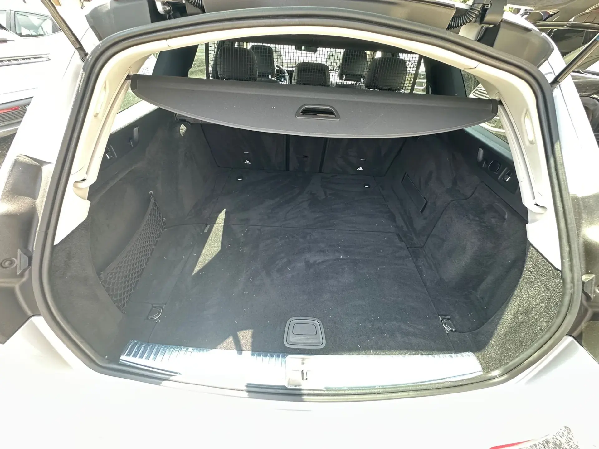 Mercedes-Benz E 220 d Avantgarde 13