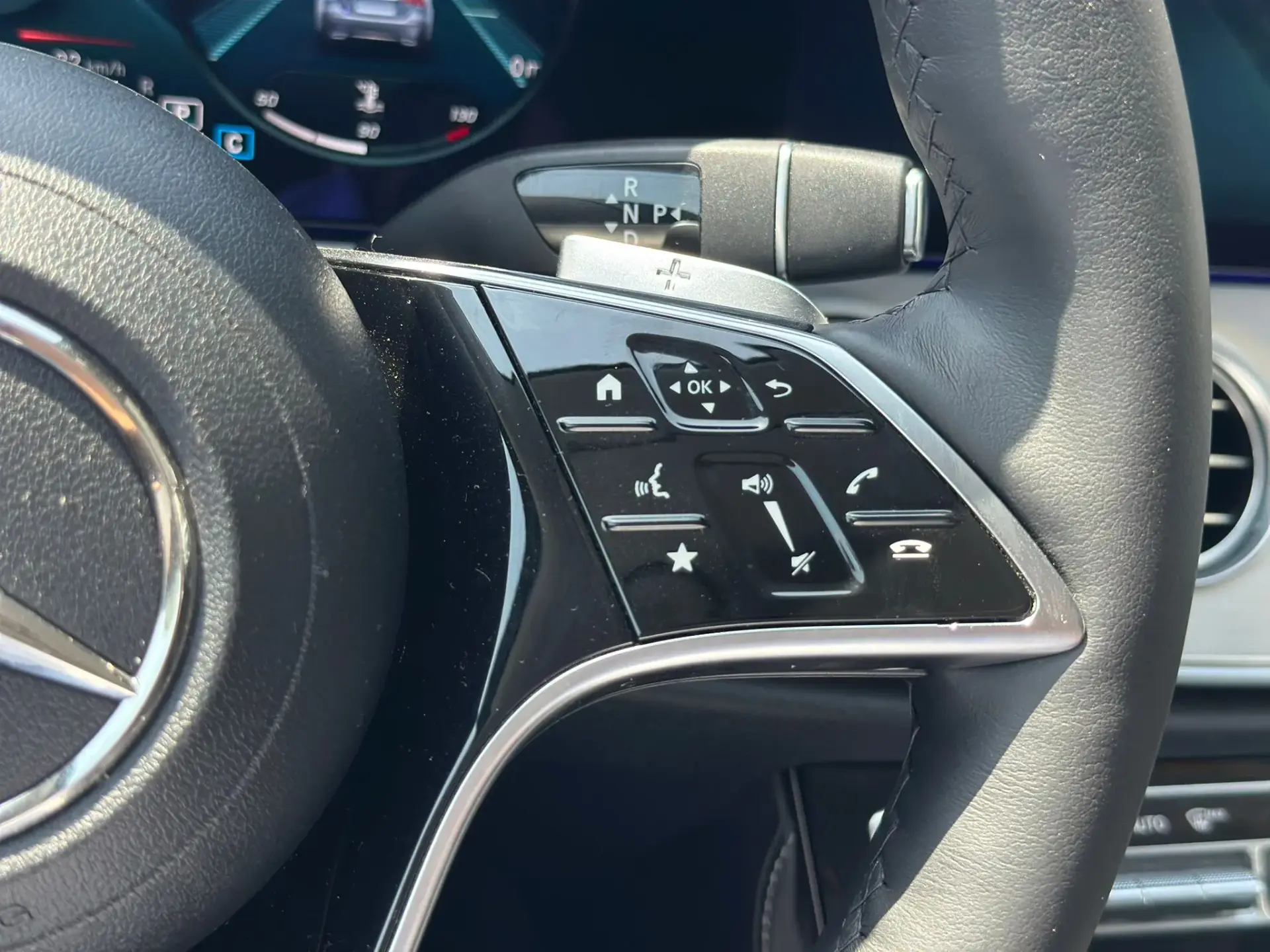Mercedes-Benz E 220 d Avantgarde 27