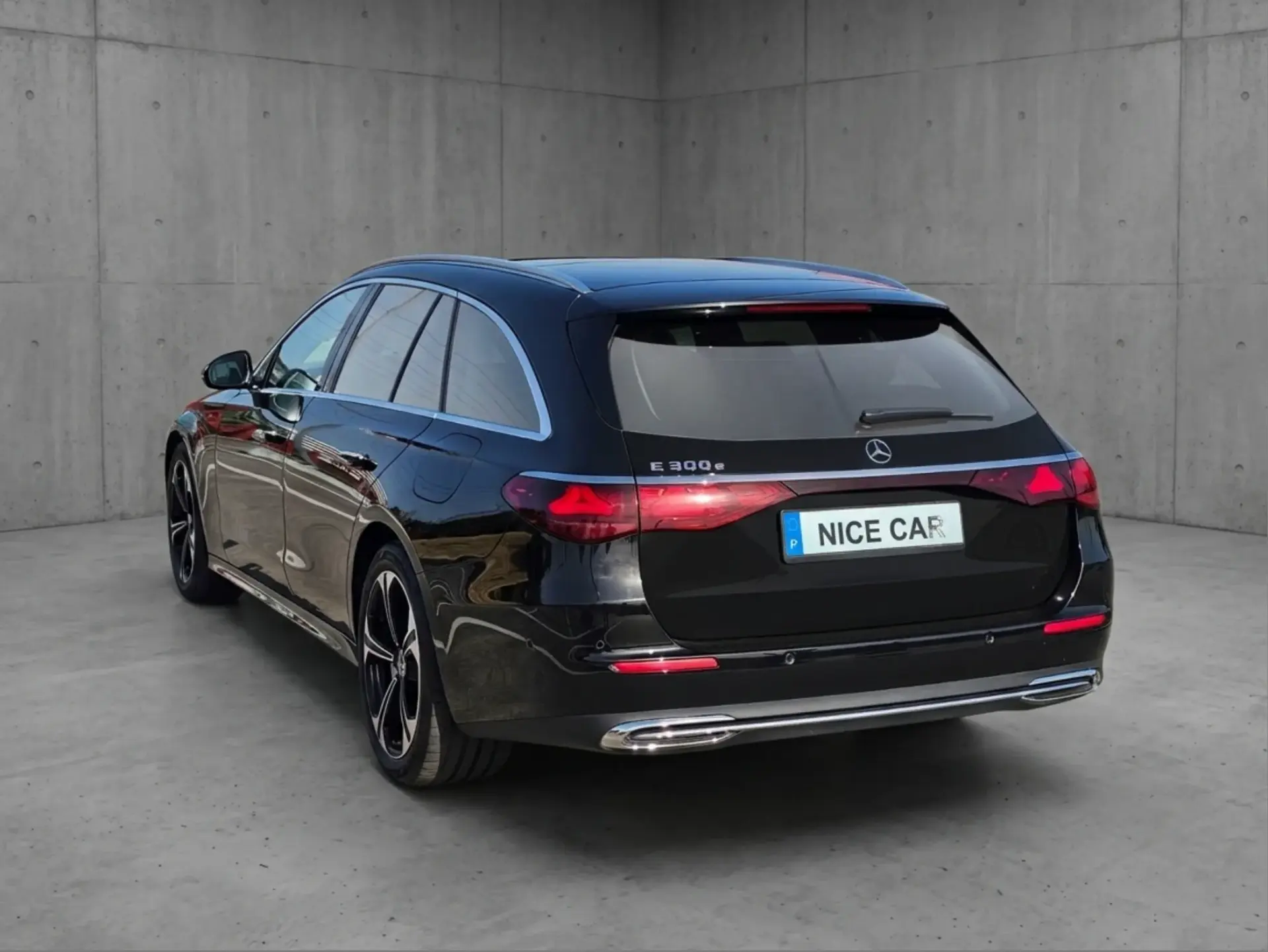 Mercedes-Benz E 300 e Avantgarde 7