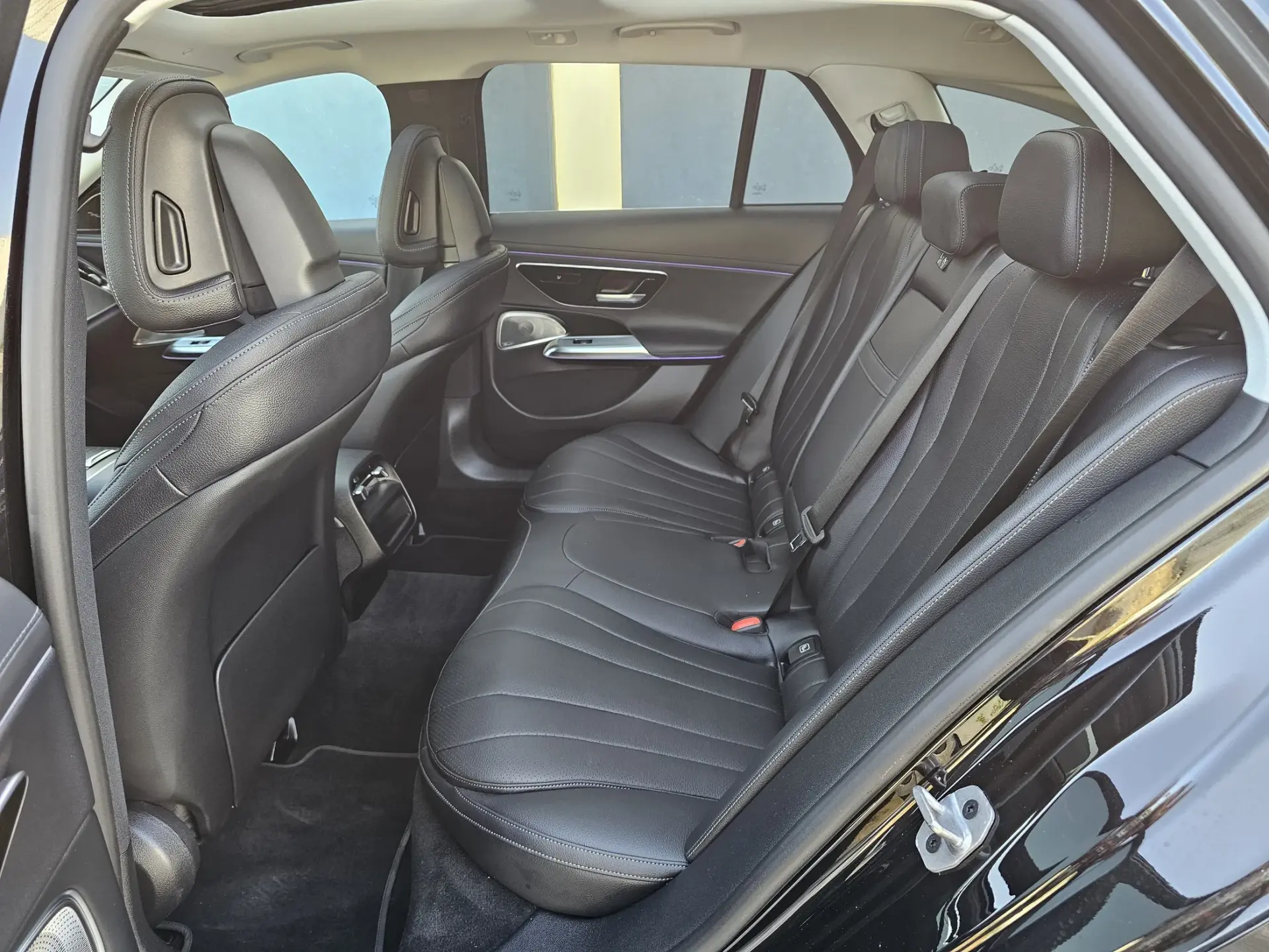 Mercedes-Benz E 300 e Avantgarde 13