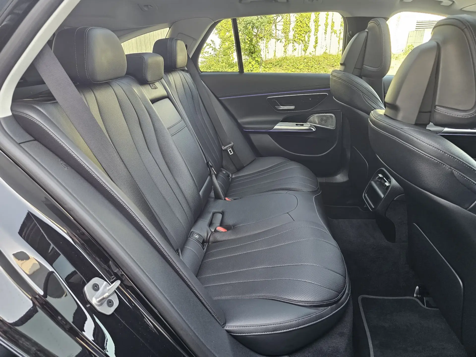 Mercedes-Benz E 300 e Avantgarde 15