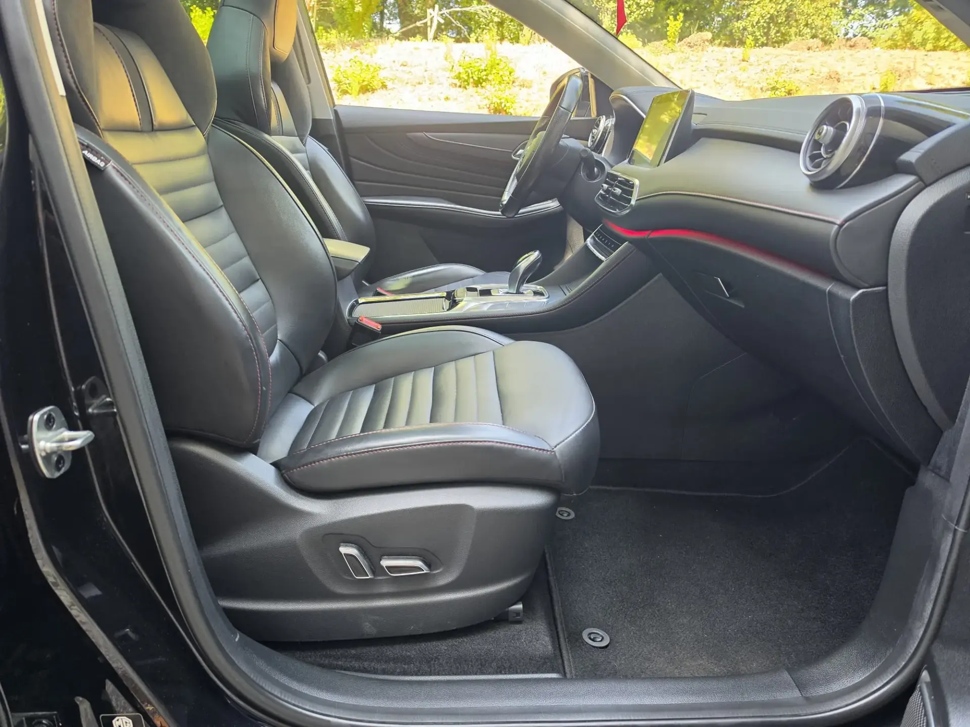 MG EHS 1.5 T-GDI Plug-in Hybrid Luxury 16