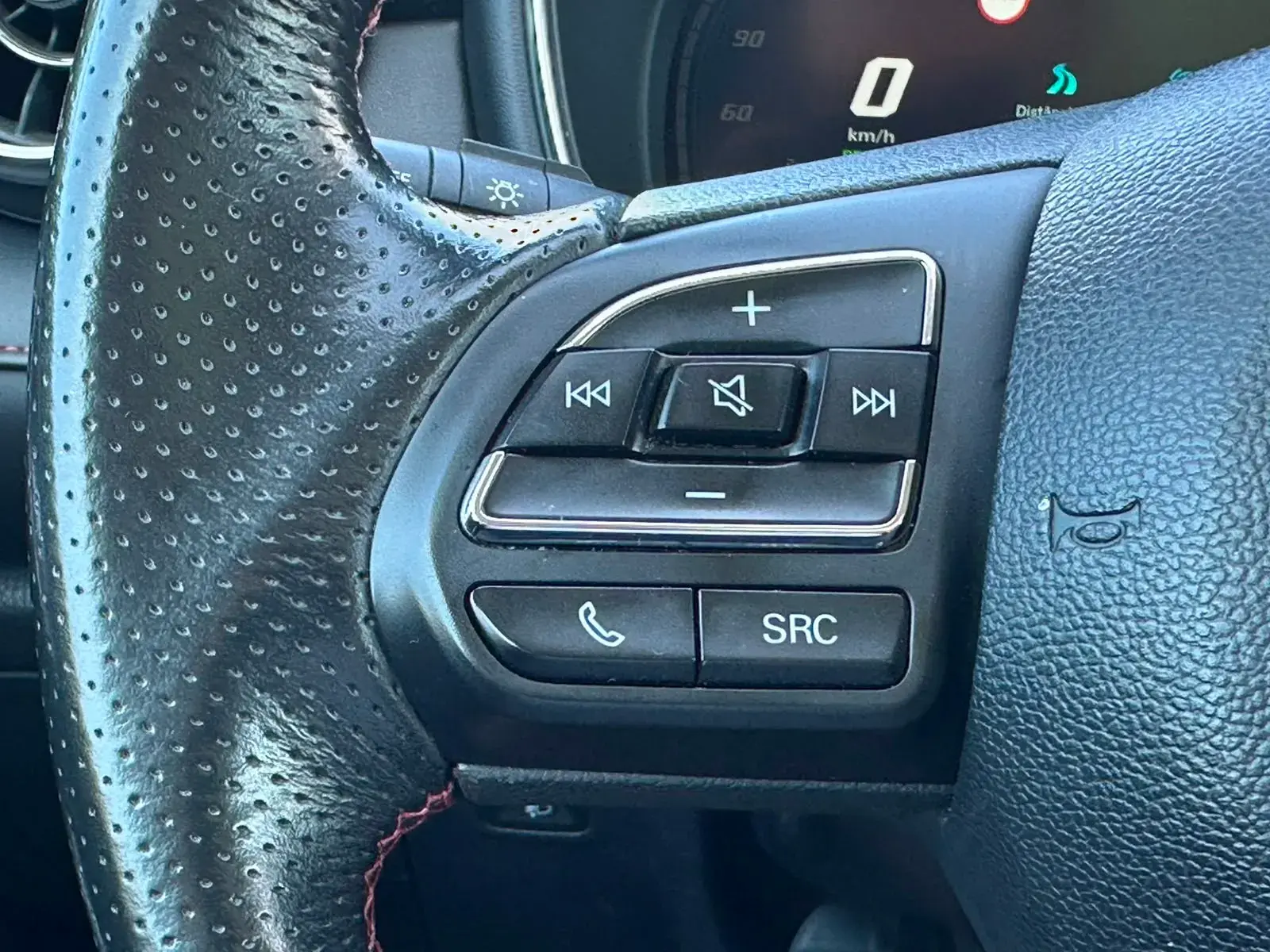 MG EHS 1.5 T-GDI Plug-in Hybrid Luxury 36