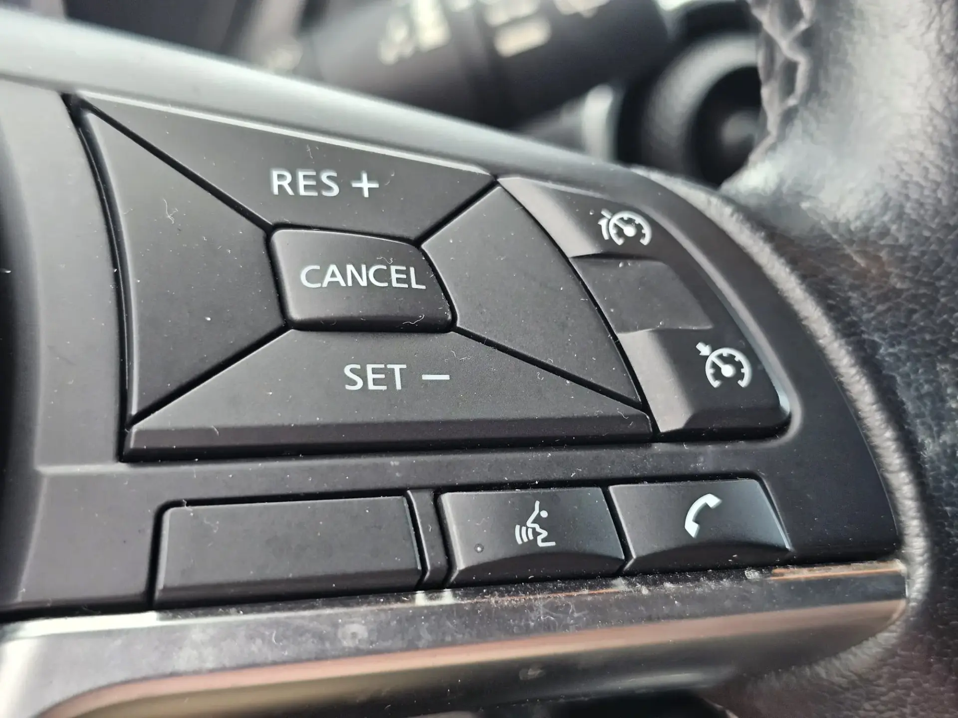 Nissan Juke 1.0 DIG-T N-Connecta NAV. DCT 18