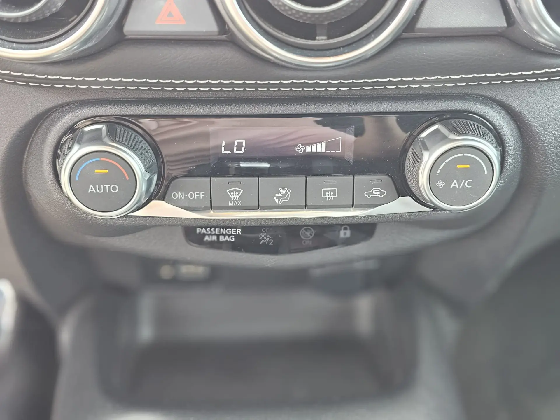 Nissan Juke 1.0 DIG-T N-Connecta NAV. DCT 19