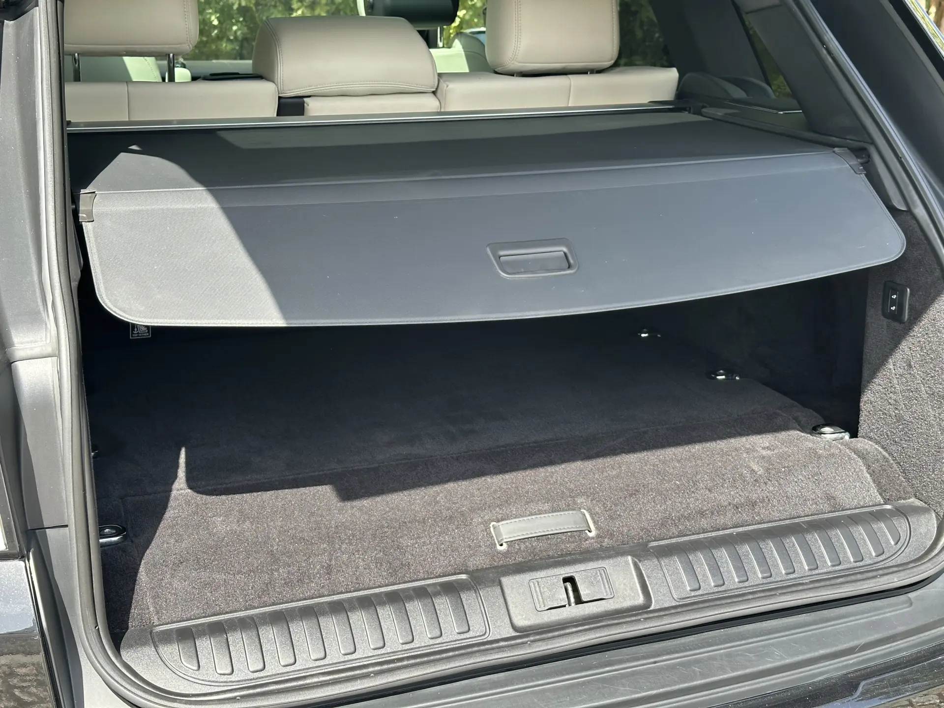 Land Rover Range Rover Sport P400e SE 10
