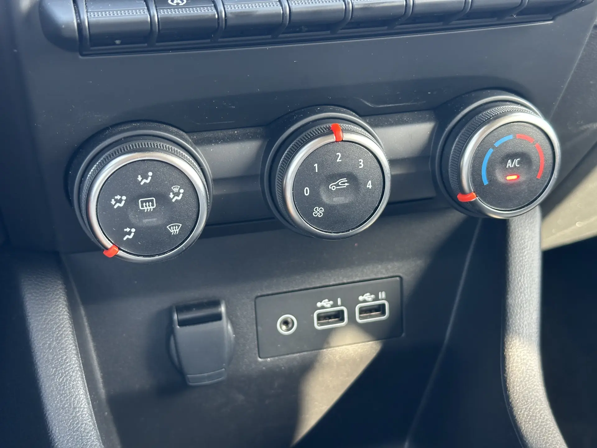 Renault Clio 1.0 TCe Techno Bi-Fuel 15