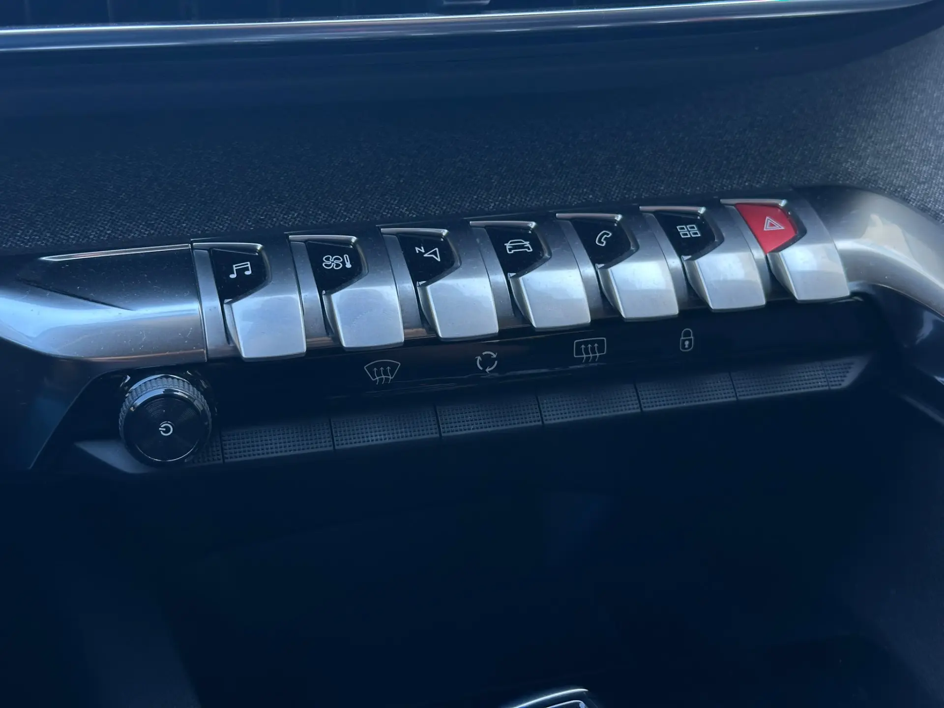 Peugeot 3008 PureTech 130 Stop & Start GPF EAT8 Allure 23