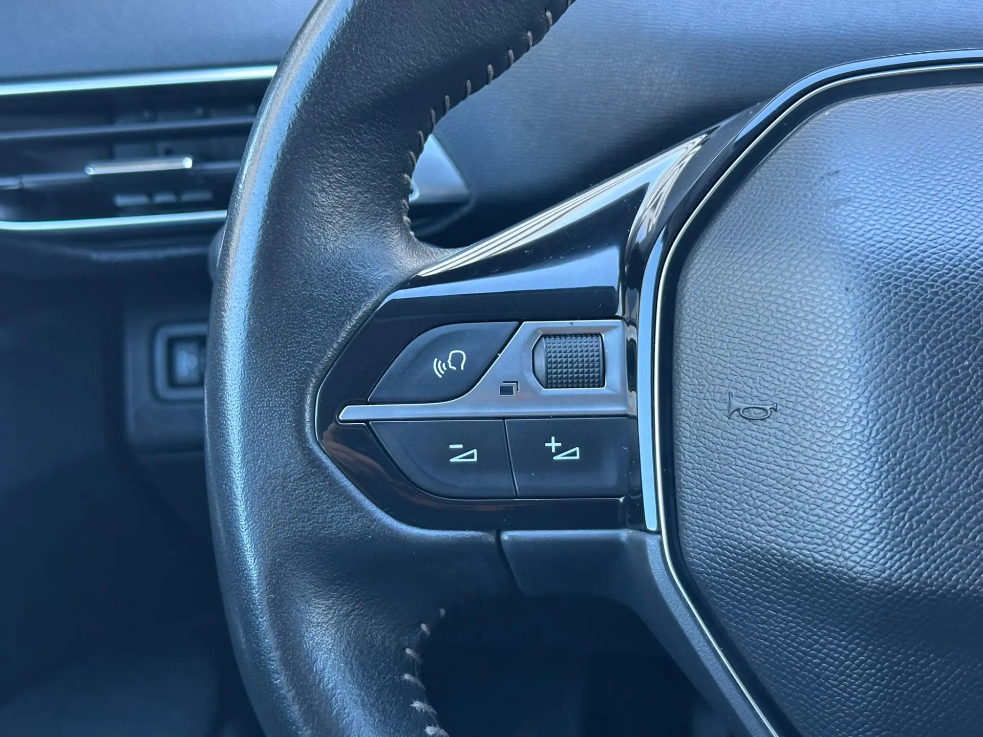 Peugeot 3008 1.5 BlueHDi Active Pack 38