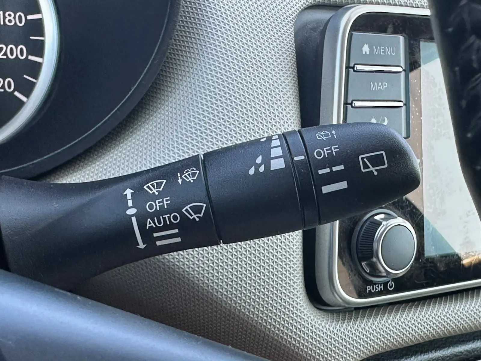 Nissan Micra 1.0 IG-T N-Connecta 17