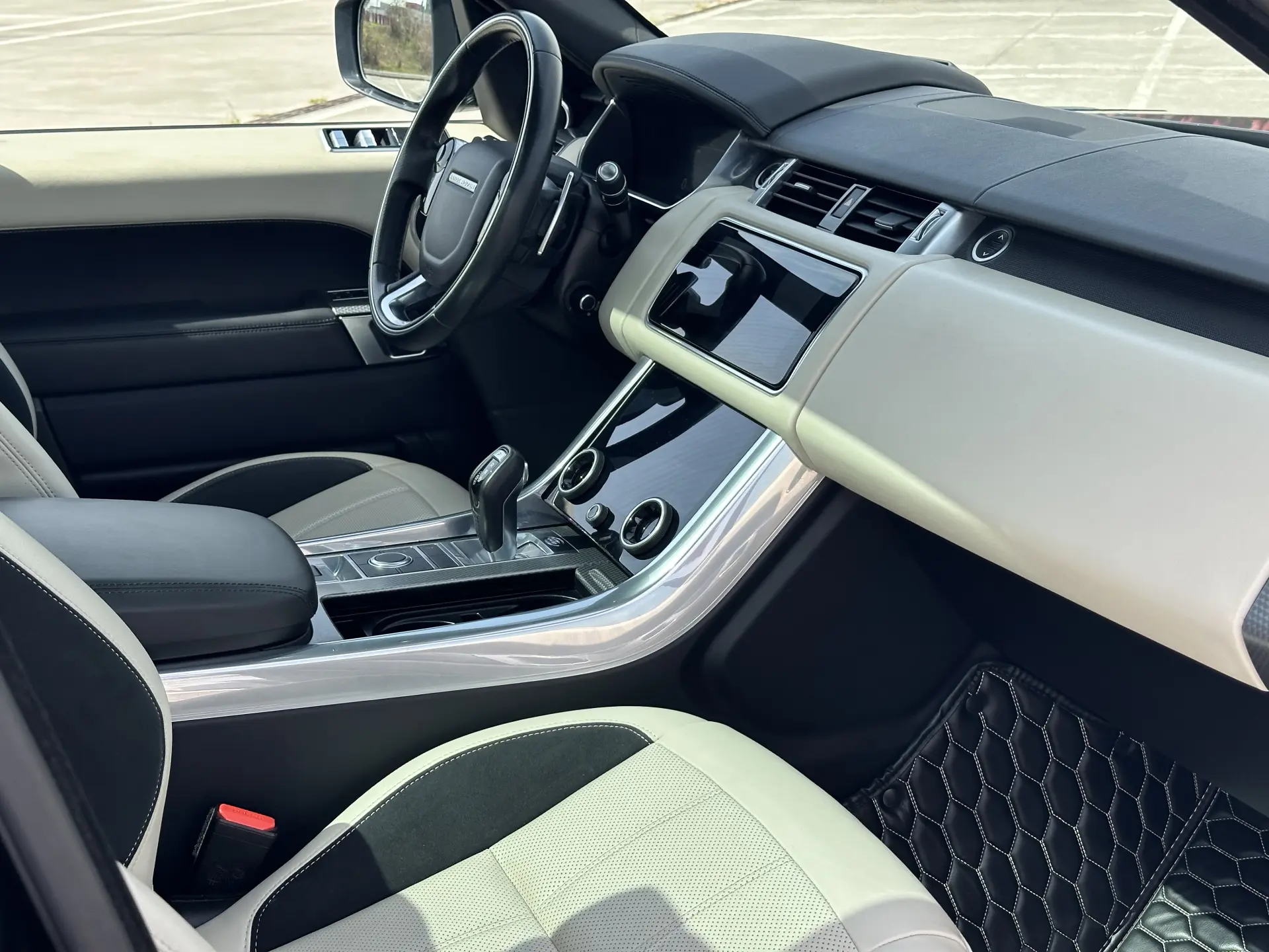 Land Rover Range Rover Sport P400e SE 13