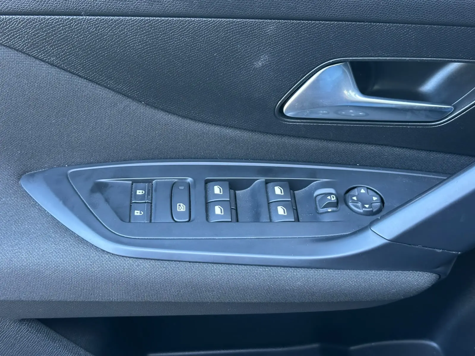 Peugeot 308 SW BlueHDi 130 EAT8 Allure 44