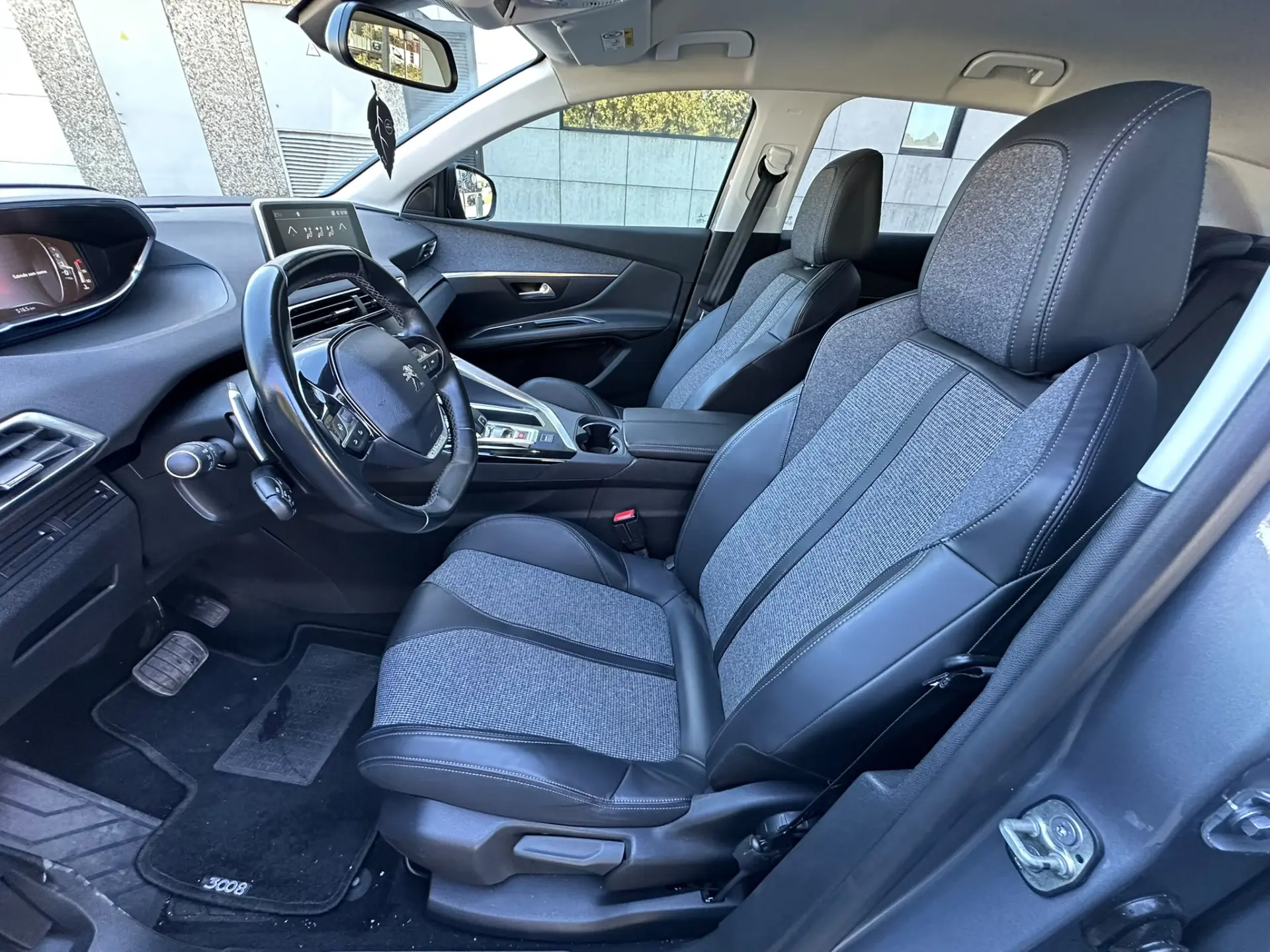 Peugeot 3008 PureTech 130 Stop & Start GPF EAT8 Allure 14