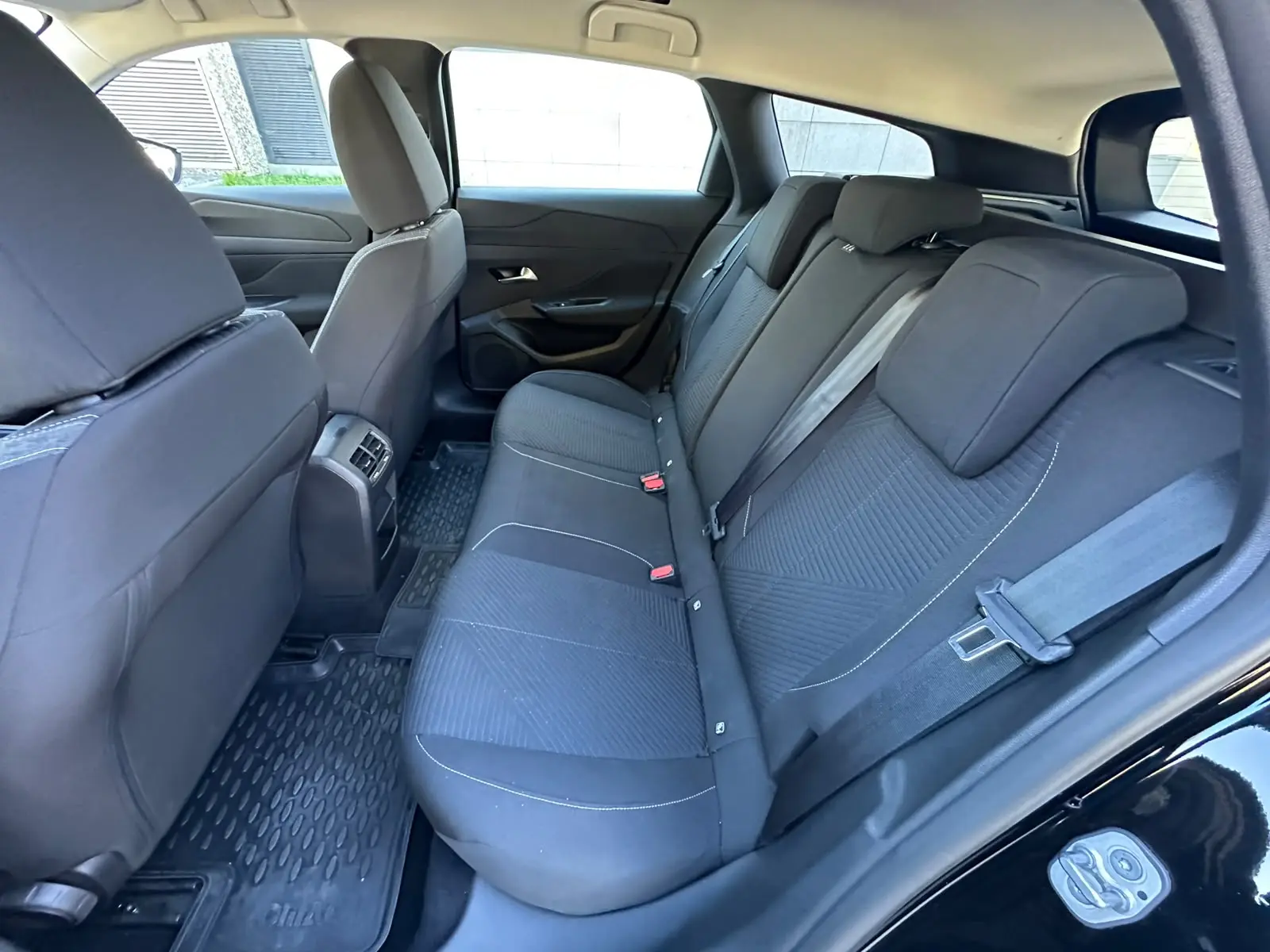 Peugeot 308 SW BlueHDi 130 EAT8 Allure 12