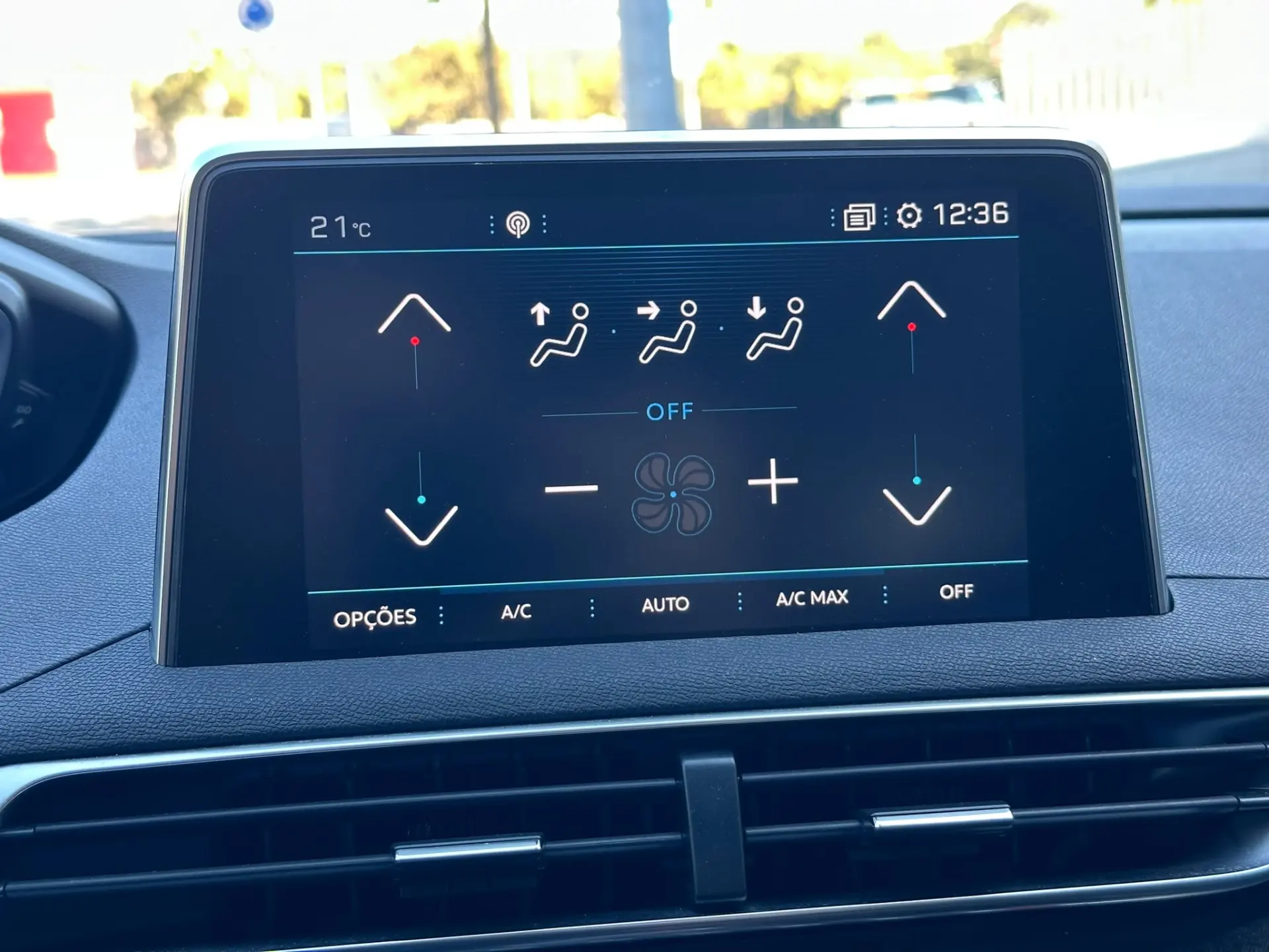 Peugeot 3008 PureTech 130 Stop & Start GPF EAT8 Allure 26