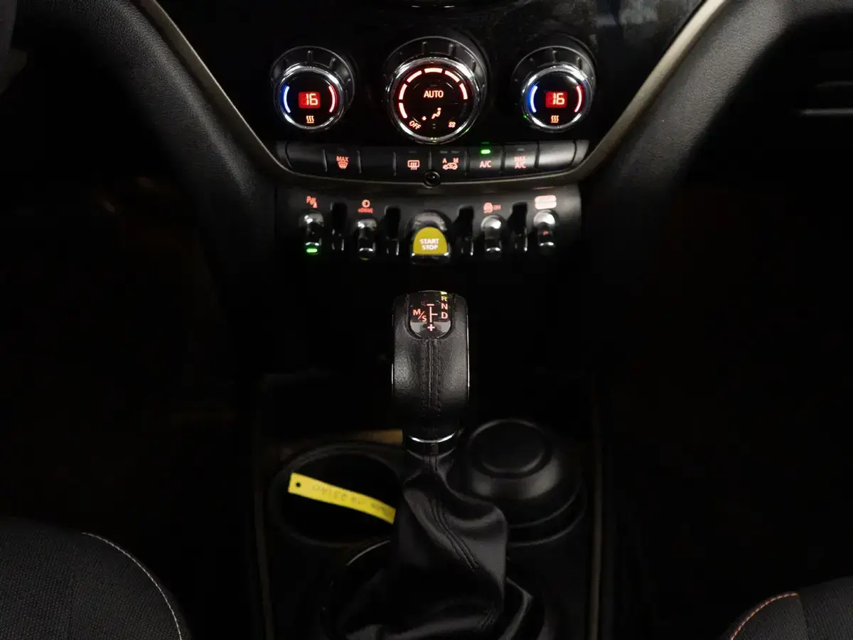 MINI Countryman Cooper SE ALL4 Auto 10