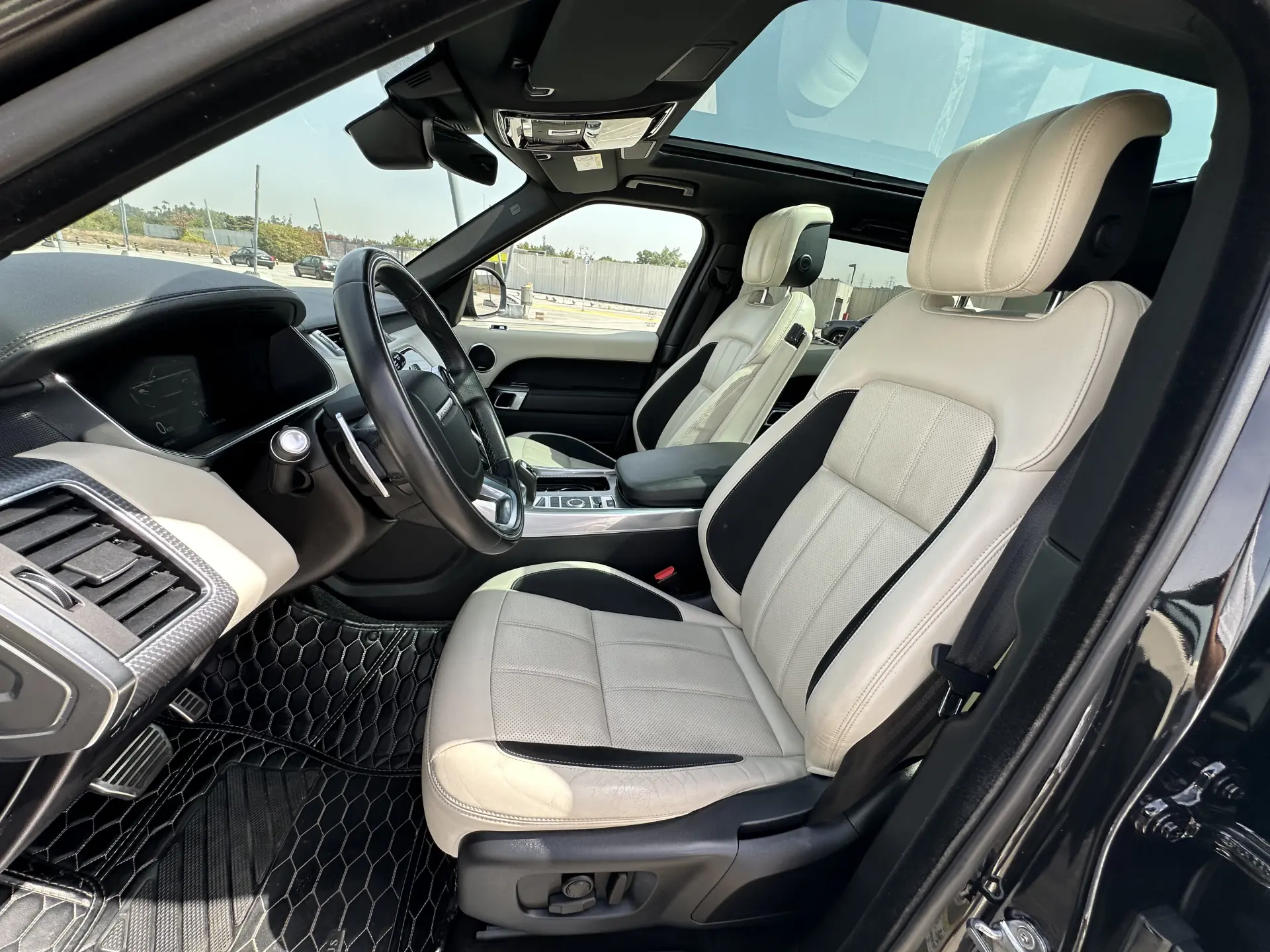 Land Rover Range Rover Sport P400e SE 25
