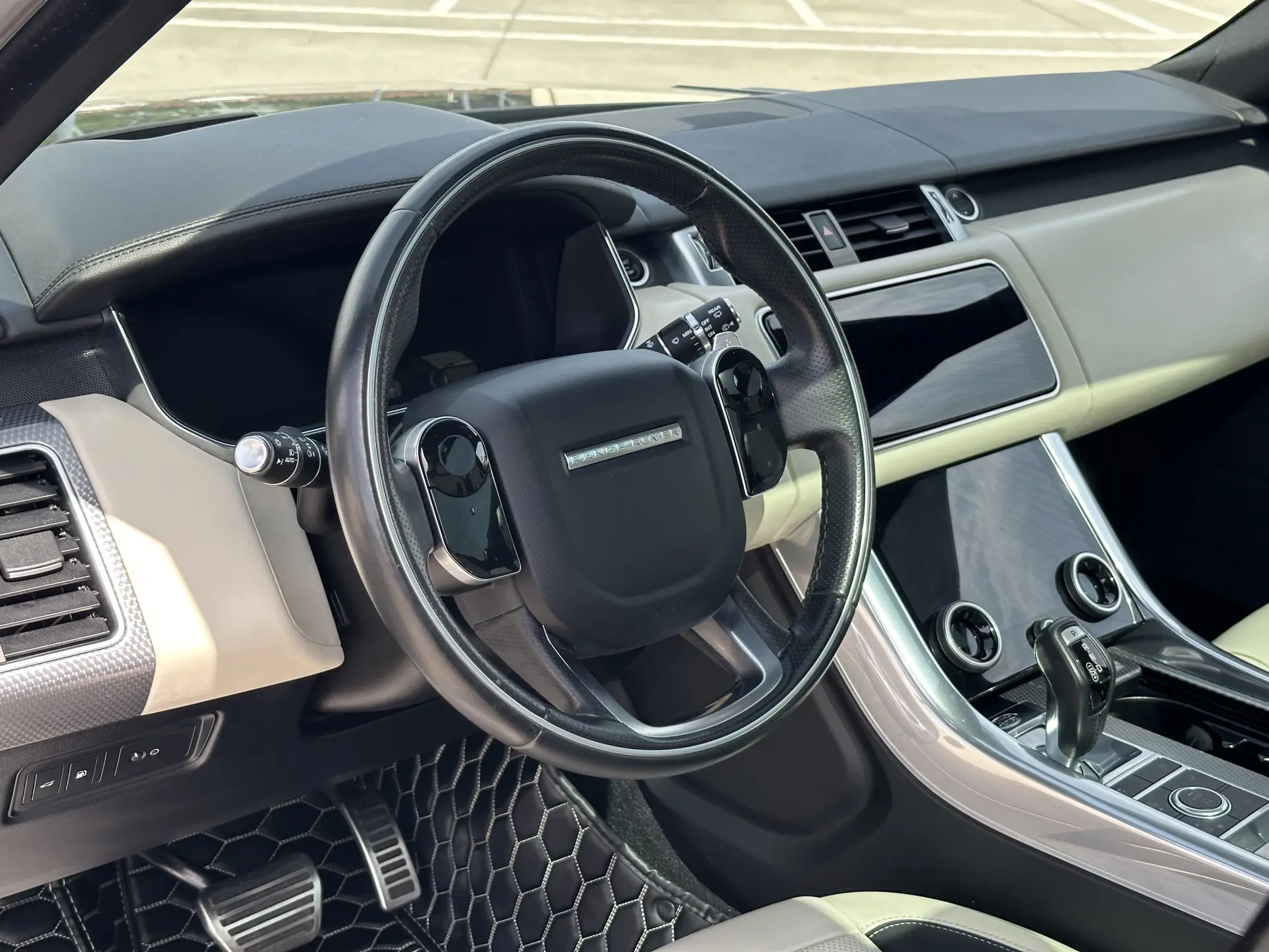 Land Rover Range Rover Sport P400e SE 27