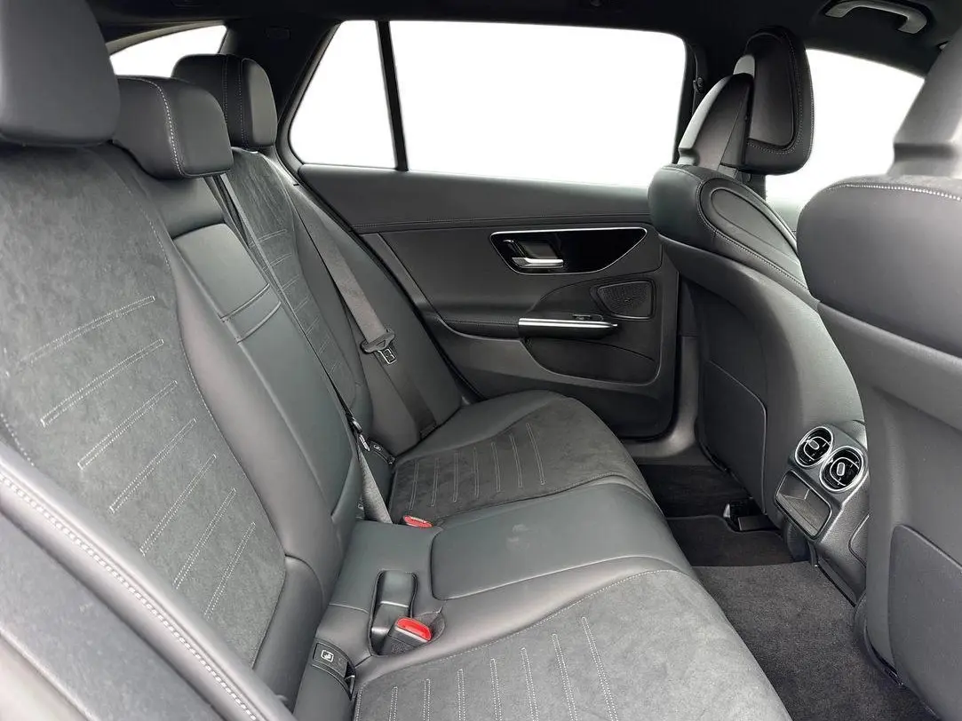 Mercedes-Benz C 300 e AMG Line 9