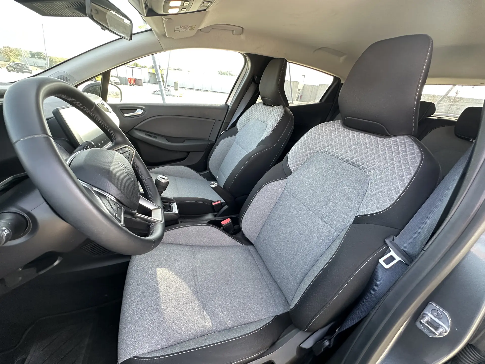 Renault Clio 1.0 TCe Techno Bi-Fuel 10