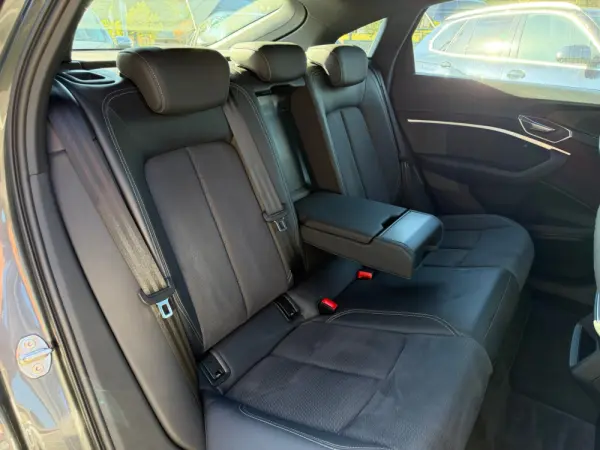 Audi e-tron Sportback 55 quattro S line 22
