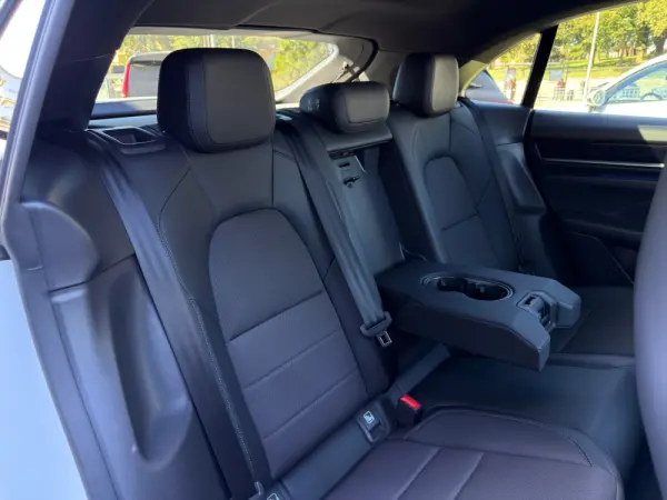Porsche Macan Electric 4 27