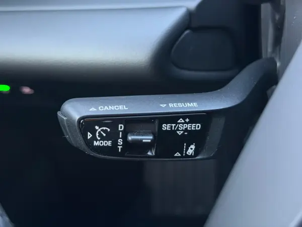 Porsche Macan Electric 4 41