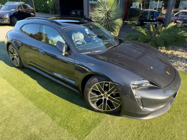 Porsche Taycan Sport Turismo Standard 13