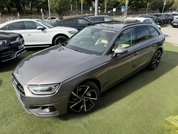 Audi A4 Avant 40 TDI S tronic Advanced 5