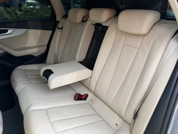 Audi A4 Avant 40 TDI S tronic Advanced 16