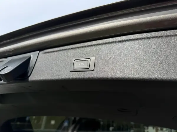 Audi A4 Avant 40 TDI S tronic Advanced 48