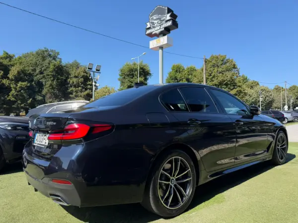 BMW 520 e Pack M 1